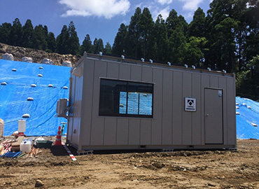 photo 2 of the construction site and our solar power house installed there