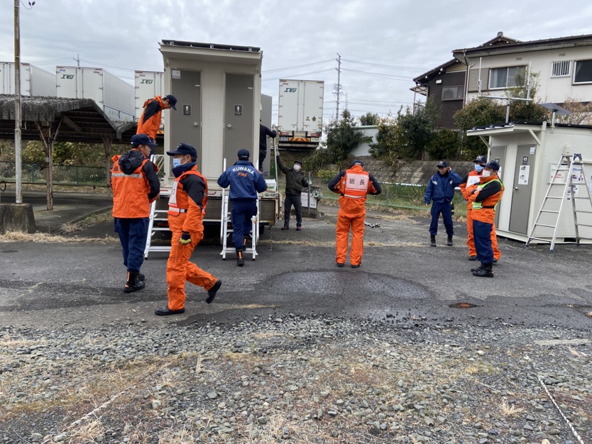 picture of firefighters implementing the training